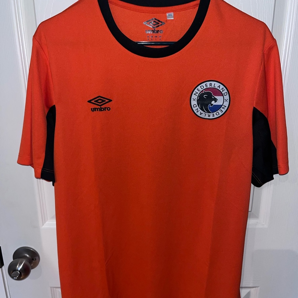 Netherlands Umbro shirt size medium